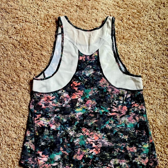 Lululemon Green Floral & Mesh Tank - Picture 3 of 7